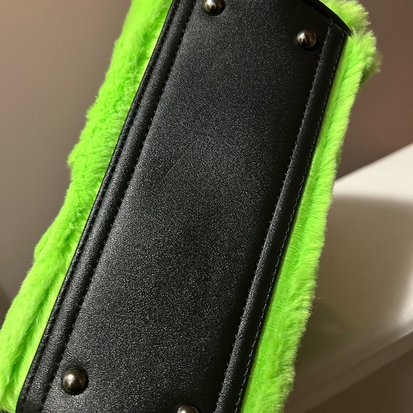 Von Dutch Bright Green Faux Fur Mini Bowler Bag - Picture 4 of 6